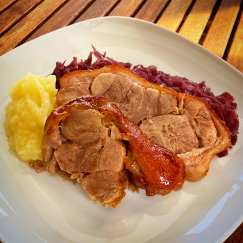 PÁROLT SERTÉS ELSŐ CSÜLÖK CSONT NÉLKÜL 910 g